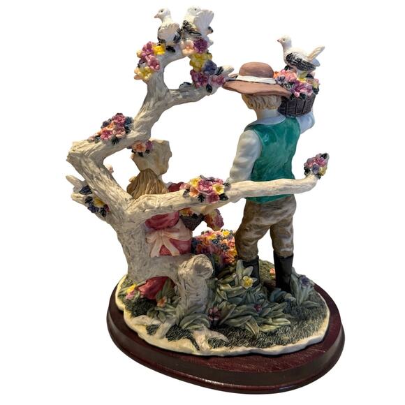 The Messina Collection Figurine Love Birds, Dog Beehive 11" Tall Cottage - Picture 8 of 8